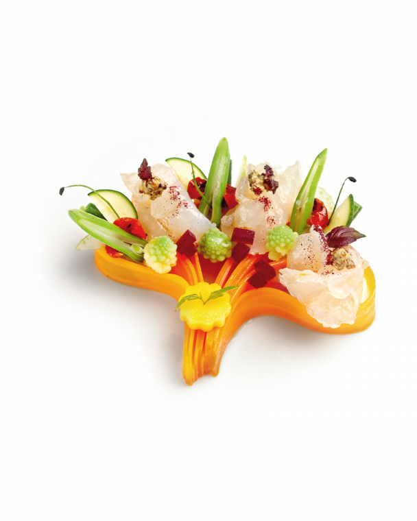 Misticanza dell’orto con orata marinata, mousse di melanzane, burrata e maionese allo zenzero.
