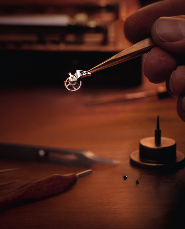 A Blancpain balance bridge carrying a free sprung balance wheel with its silicon hairspring.
