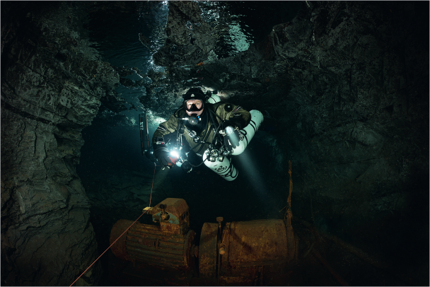 In open-circuit diving, divers must carry significant quantities of gas in several large tanks, generally containing different mixtures that must be used at the correct depth.

While open-circuit diving is a fairly simple technique to use, the diver must be careful not to make mistakes when changing gas mixtures.
