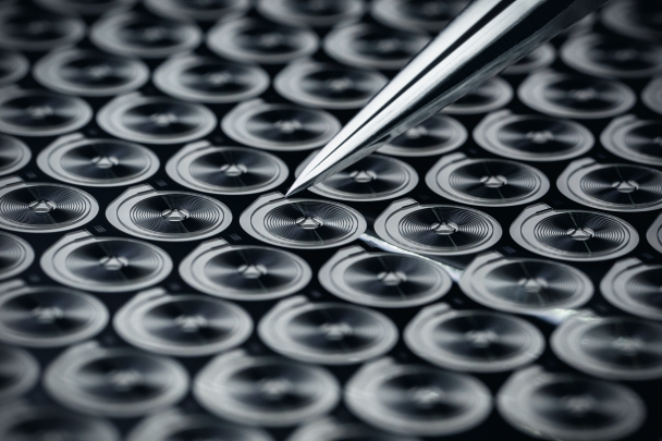 Fabrication of silicon hairsprings.
