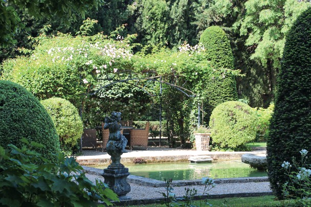 One of many tranquil corners within the gardens of Baumanière.