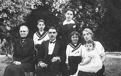 Louis Gros and his family.
